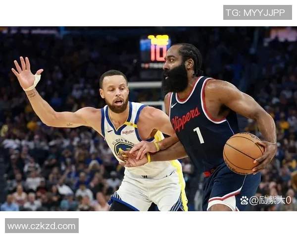 快船足球球星的成长历程与辉煌成就：从青涩新人到顶级球员的蜕变